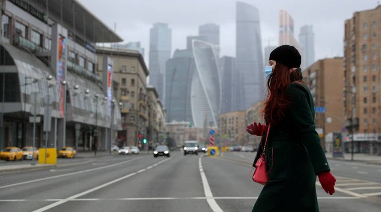 Коронавирус подтолкнул москвичей к соблюдению режима самоизоляции - «Новости дня»