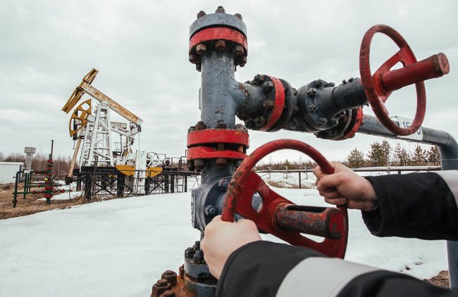 Коронавирус выбил из-под экономики нефтяной фундамент – Коган - «В мире»