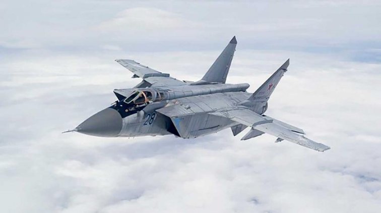 МиГ-31БМ и Ту-22М3 пощекотали нервы японцам - «Армия»