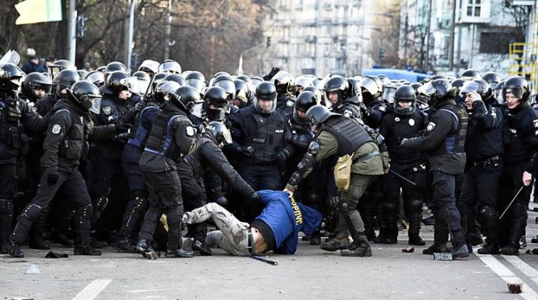 На Украине запретили продавать землю россиянам - «Украина»