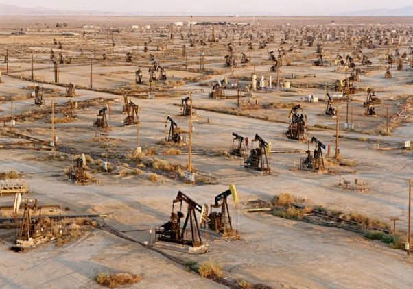 Нефтяники США уже останавливают добычу из-за отсутствия заказов - «Новости дня»