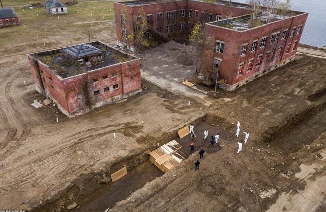 New York Post: трупов так много, что похоронные бюро хранят их во дворе - «Новости дня»