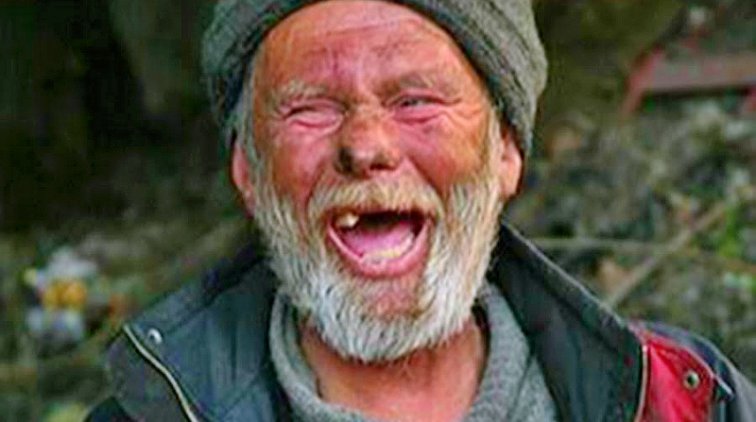 Операция по вывозу бомжей из Сочи закончилась бегством и избиением казаков - «Новости дня»