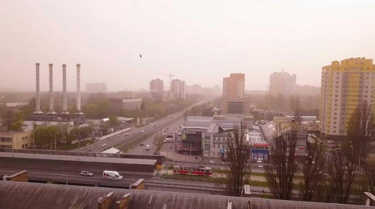 Песчаная буря превратила Киев в красную пустыню - «Украина»