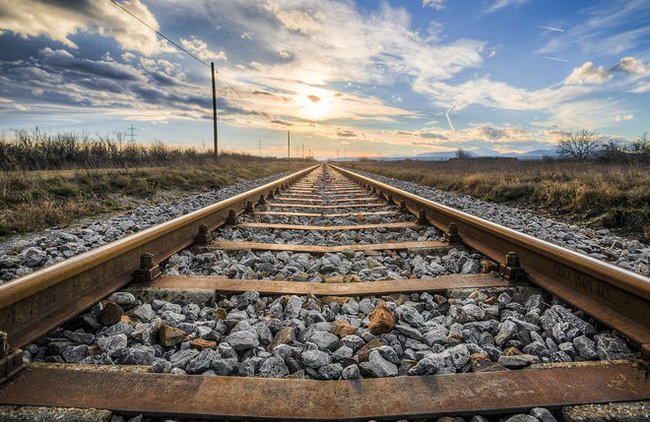 Полицейский на легковушке протаранил поезд в Ростове - «Власть и Общество»