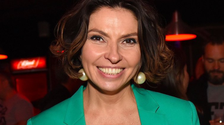 Потенциальная носительница коронавируса Синдеева разгуливает по улицам Москвы - «Новости дня»