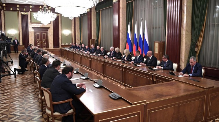Расширен перечень сфер экономики РФ, особо пострадавших от коронавируса - «Новости дня»