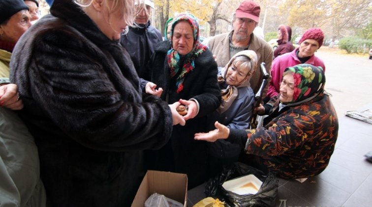 Россия уверенно входит в состояние кризиса. Населению затянуть ремни - «Новости дня»