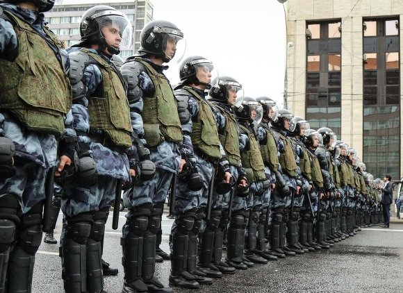 Россиян просят подписать петицию против поправок в закон «О полиции» - «Новости дня»