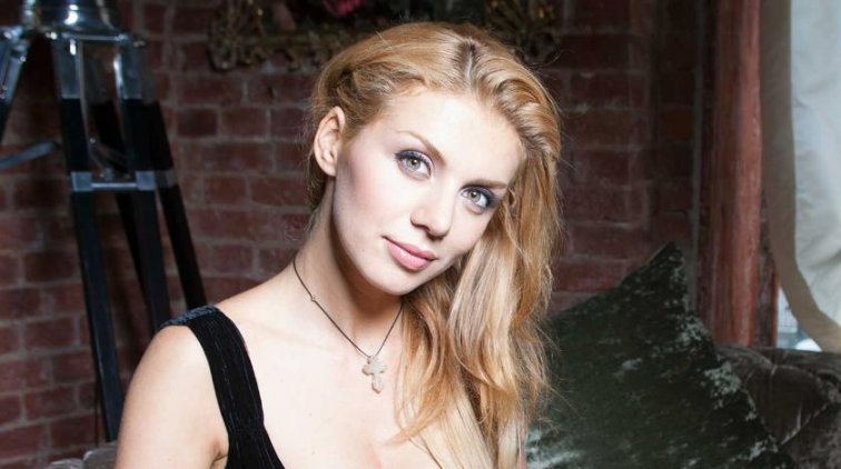 Седокова показала откровенное фото в трусах-ниточках - «Культура»