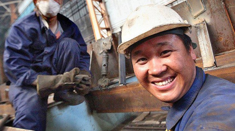 Снятие ограничений в Москве начнется со строителей - «Новости дня»