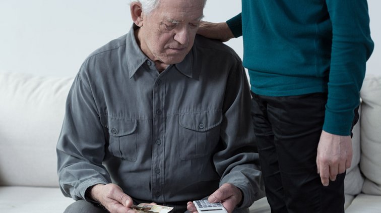 Треть россиян увидели ухудшение качества жизни за последние пять лет - «Новости дня»