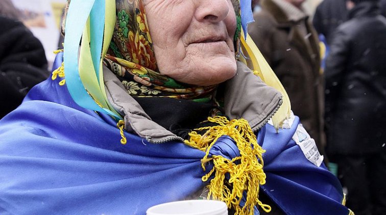Украина просит помощи у России, хотя недавно отвернулась от нее и побежала в ЕС - «Новости дня»