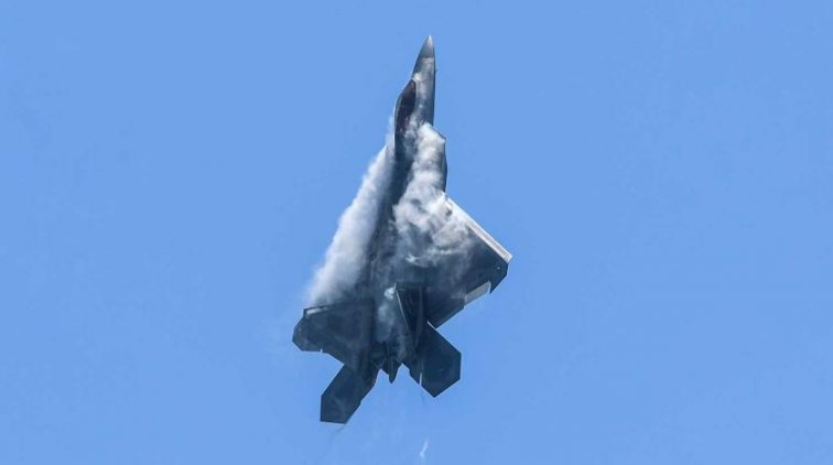 В США рассекретили навороты F-22 после модернизации - «Армия»