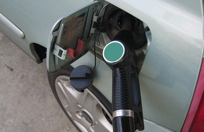 Власть похоронила надежды россиян на дешевый бензин - «В мире»