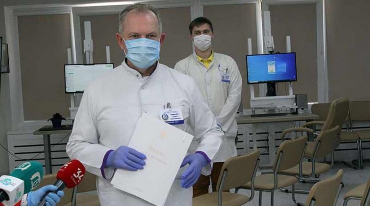 Зеленский готов заплатить миллион долларов за вакцину от коронавируса - «Украина»