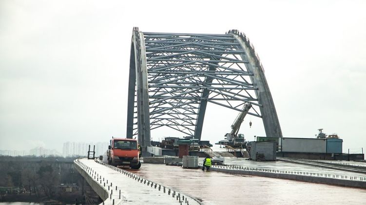 Пыльная буря в Киеве обрушила строительные леса Подольского перехода - «Новости дня»