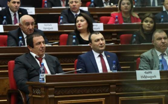 Сложат ли мандаты депутаты «Светлой Армении» и «Процветающей Армении»? - «Политика»