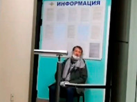 В Подмосковье на журналиста, освещавшего конфликт горожан и чиновников, составили протокол о нарушении дистанции в 1,5 м - «Россия»