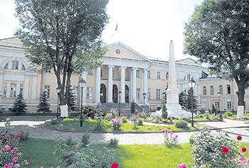 В посольстве РА в РФ глухо, как в танке - «Политика»