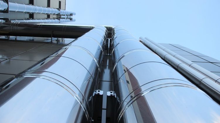 В системе парижских трубопроводов для поливки улиц врачи обнаружили коронавирус - «Новости дня»