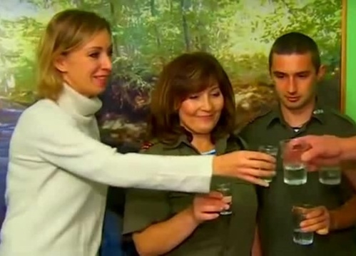 Водка "Путинка" как антисептик намного превосходит стекломой - «Новости дня»