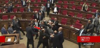 Кто исподтишка дал леща Эдмону Марукяну? (видео) - «Общество»