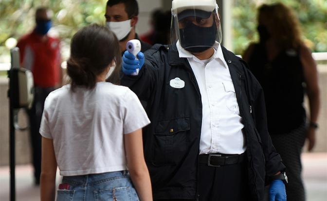 Маниакальный контроль и слежка за каждым: COVID-19 лишит нас главного - «Последние новости»