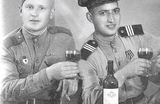 Будет, как при Горбачеве. Пойти в армию и умереть за Родину- можно, попить пива- нельзя - «Новости дня»