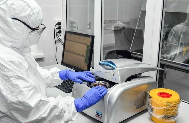 Латынина рассказала о вакцине, которая может замедлить пандемию и защитить врачей - «Власть и Общество»