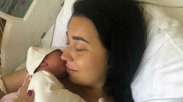 Молодая певица-блогер Дари Чёрная родила первенца - «Новости дня»