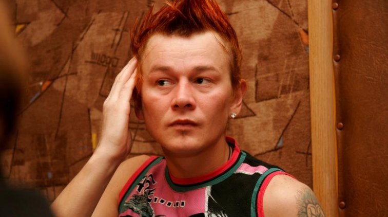 "Переступил через себя": солист "Отпетых мошенников" нашел выход из безденежья - «Культура»