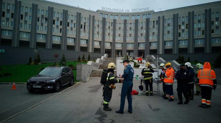 Погибли люди: пожар произошел в коронавирусном отделении больницы в Петербурге - «Происшествия»