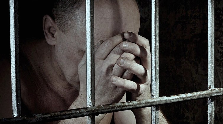 Повторно задержан сожитель забитой до смерти многодетной матери с пневмонией - «Новости дня»