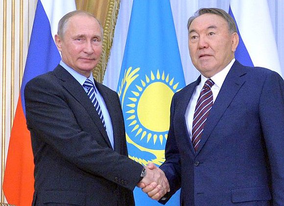 Путин и Назарбаев поздравили друг друга с Днем Победы - «Новости дня»