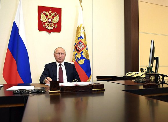 Путин на совещании по паводкам и пожарам швырнул ручку - «Новости дня»