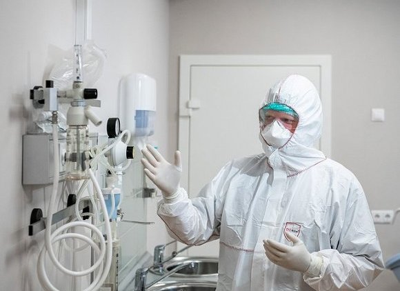 Свердловский губернатор объяснил, куда делись выплаты врачам за борьбу с COVID-19 - «Новости дня»