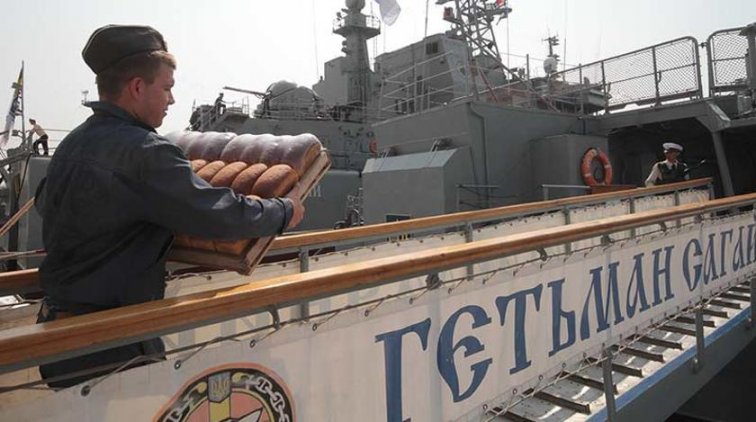 Украинский фрегат пострелял в Черном море - «Украина»