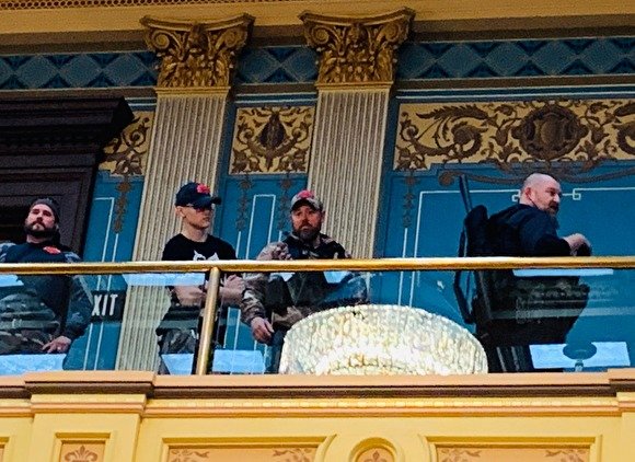 В Мичигане вооруженные участники митинга против самоизоляции штурмовали Капитолий - «Новости дня»