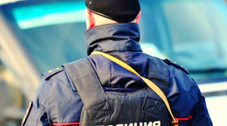 В Москве возле детсада нашли тело в маске и со спущенными штанами - «Новости дня»