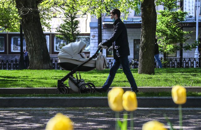 Выплаты семьям с детьми сразу по трем мерам соцподдержки начнутся в Новосибирской области с 1 июня - «Власть и Общество»