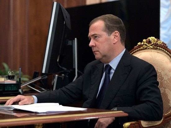 Медведев негативно высказался о самоизоляции - «Новости дня»