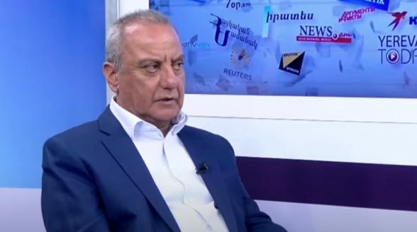 Один из юристов премьера должен сказать, что король-то гол (видео) - «Видео Новости»
