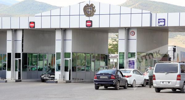 Около 130 граждан России армянской национальности остались на КПП Баграташен - «Политика»