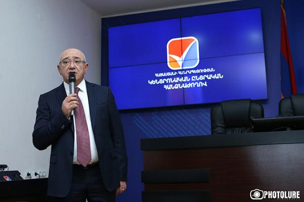 По вопросу референдума власти обратились к Тиграну Мукучяну - «Политика»