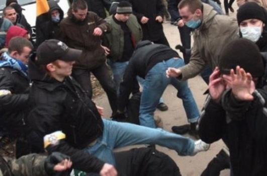 Побоище в Ереване: В ход пошли молотки, булыжник и арматура - «Общество»