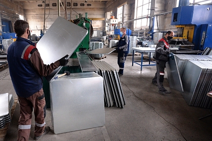 Российская экономика сократилась на 12 процентов в апреле - «Новости дня»