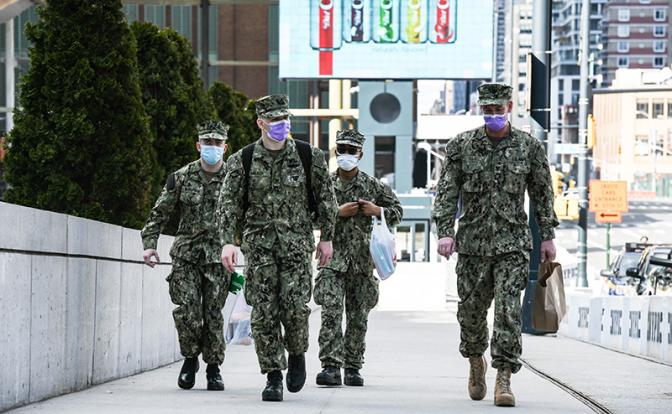 Самострел: COVID-19 американцы готовили против других, но потеряли контроль над заразой - «Последние новости»