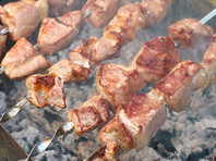 В Петербурге задержали граждан, пожаривших шашлыки на Сенной площади - «Россия»