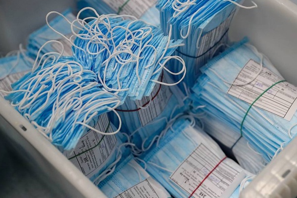 Власти Москвы объяснили отказ от бесплатной раздачи масок - «Новости дня»